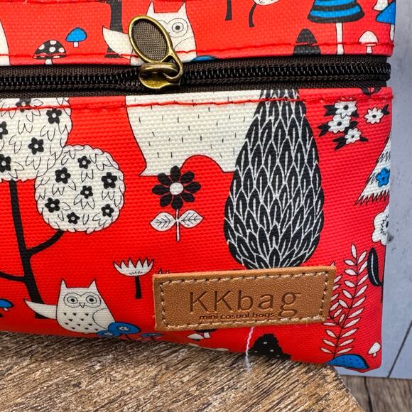 Woodland Bears Red Clutch Purse Makeup Bag Wristlet Forest Owl Red Wallet NEW - Picture 3 of 8